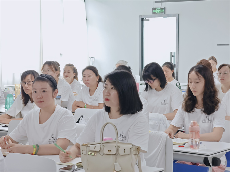 梦斯绮企业文化：以技艺筑梦，护家庭幸福